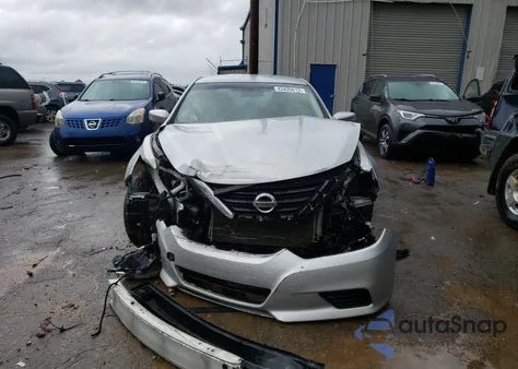 2017 Nissan Altima 2.5 из США, поврежденный, VIN 1N4AL3AP2HC284479